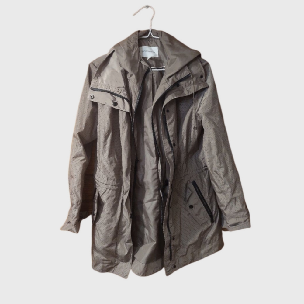 BCBG GENERATION • METALLIC TAN MESH SHORT TRENCH COAT